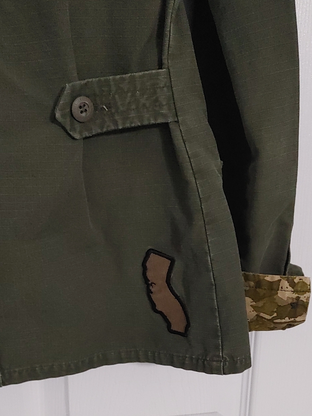 DC Olive Green Canvas Field Jacket with Camo Cuff Detail Size Medium - Picture 6 of 8